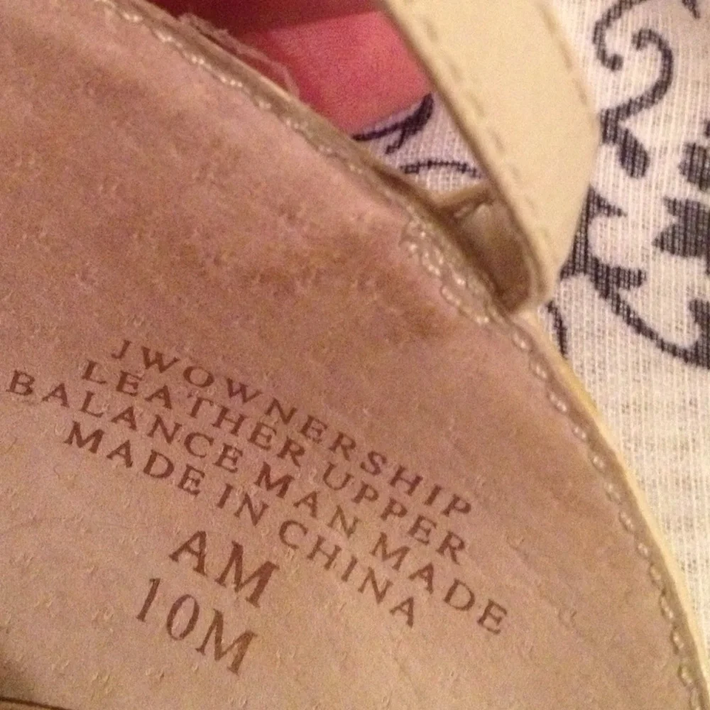 Jones New York Cream Heels - Picture 4 of 4